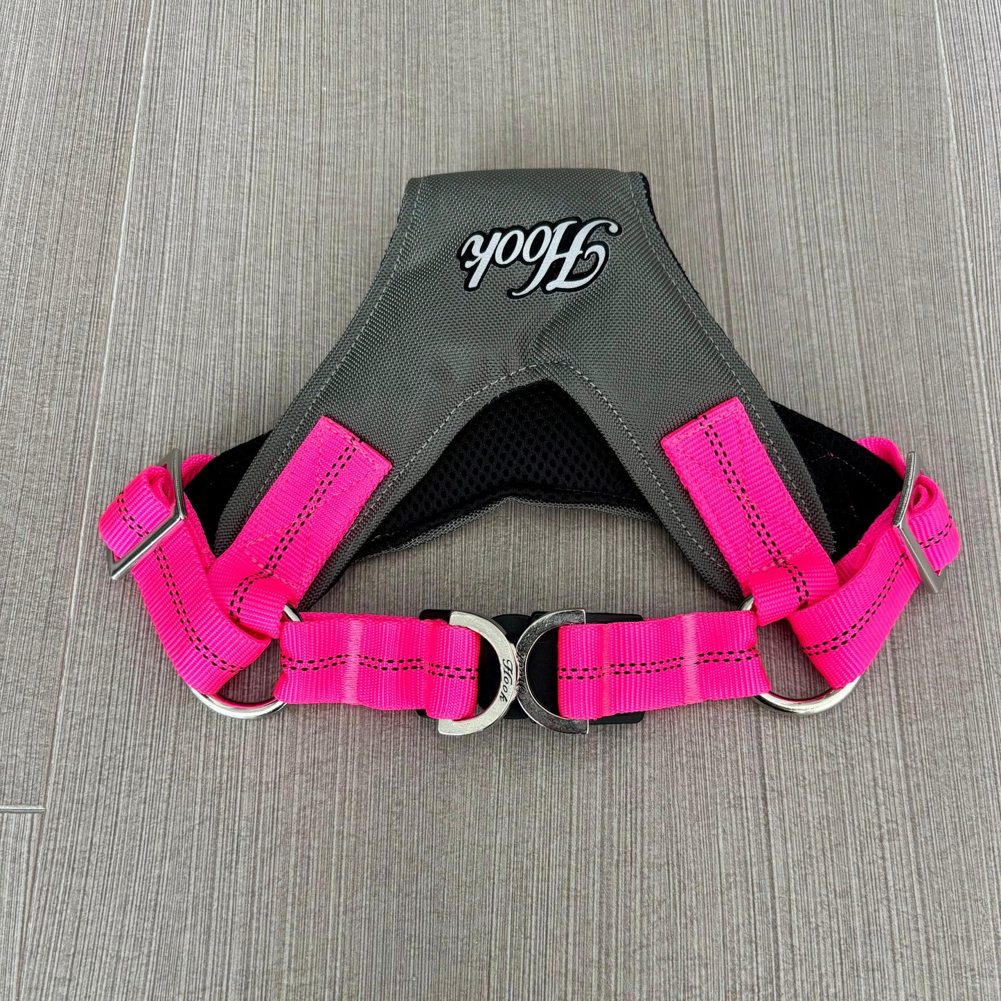 Pechera Street Hook Gris y Fucsia S